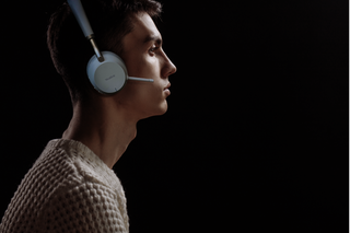 Kurumsal Kulaklıklarla Müzik Dinlemek: İş ve Eğlenceyi Bir Araya Getirmenin Yolu